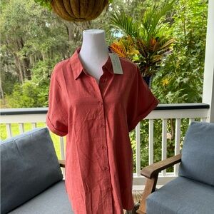 Beautiful fall top NWT.  Just not my color.